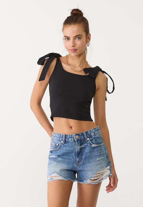 contrast top with ties