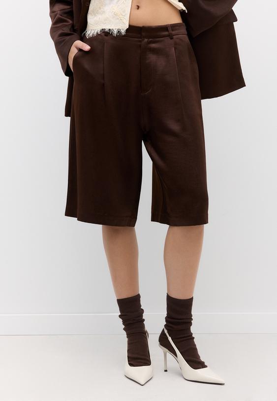 Saten Bermude S Naborima