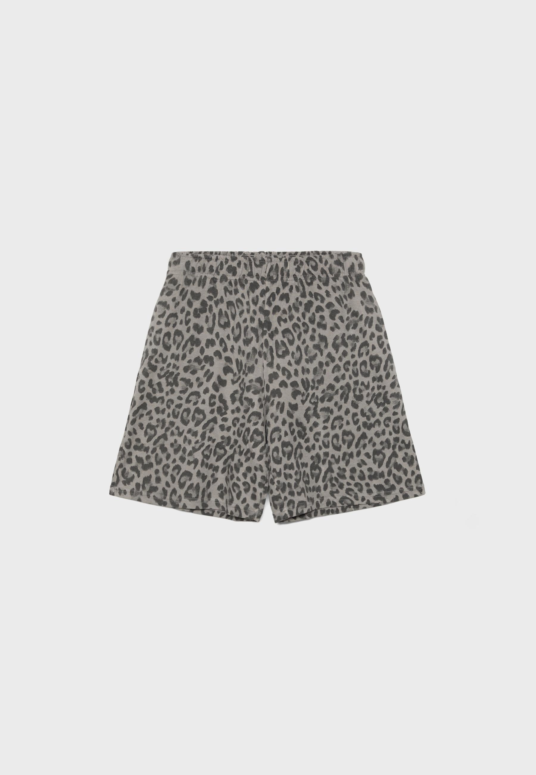 Printed plush Bermuda shorts — Mid grey