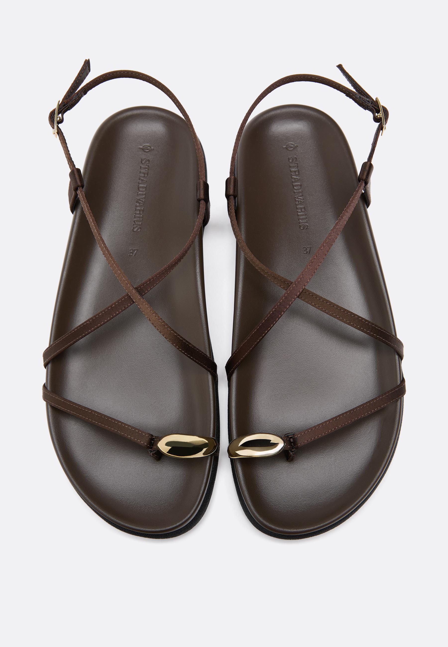 Flat strap detail sandals — BROWN