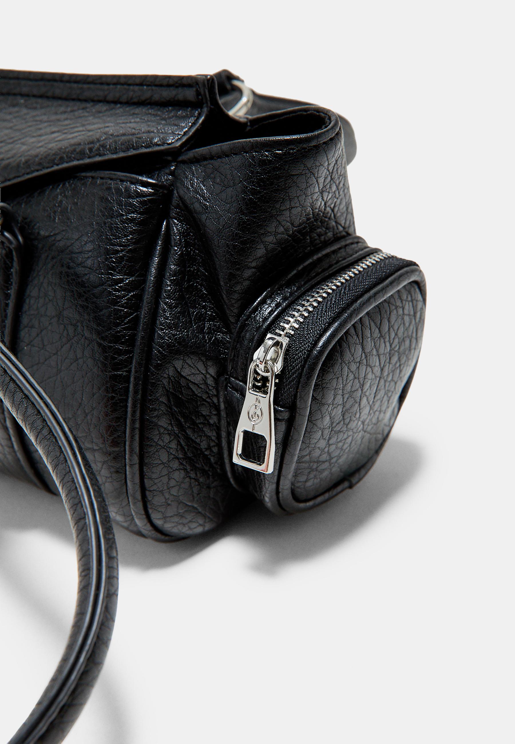 Elongated shoulder bag with pockets — Black