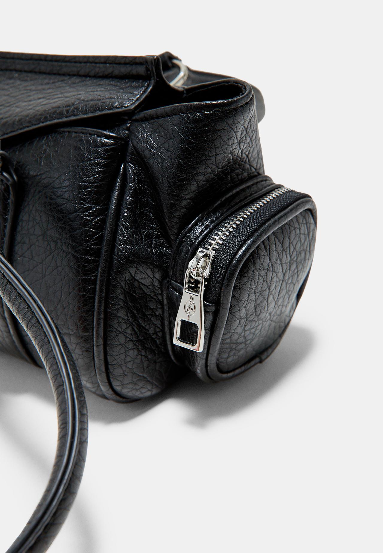 Elongated shoulder bag with pockets — Black