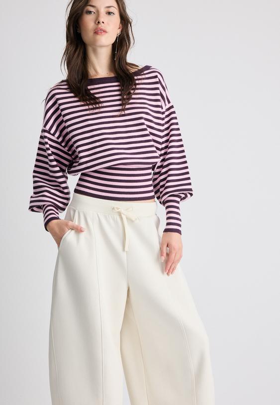 pull asymetrique en maille a bas cotele