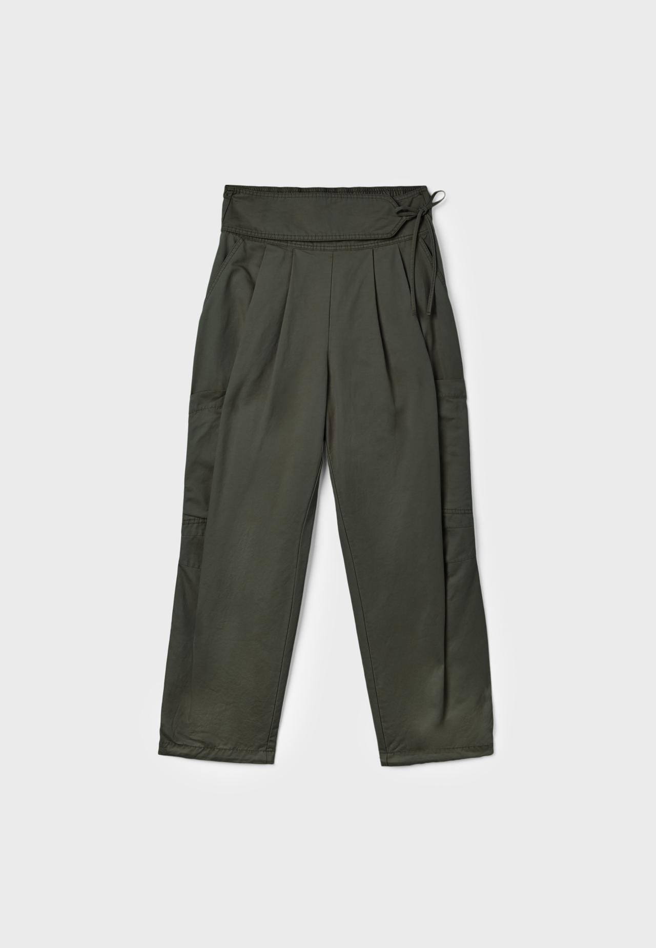 Voluminous cargo trousers with waist detail — 0-526