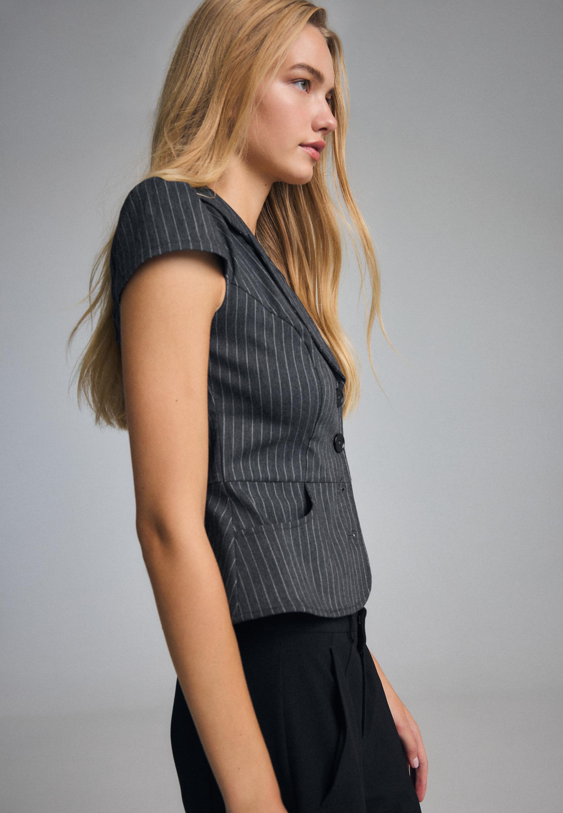 Short sleeve shirt with pockets — Dark grey