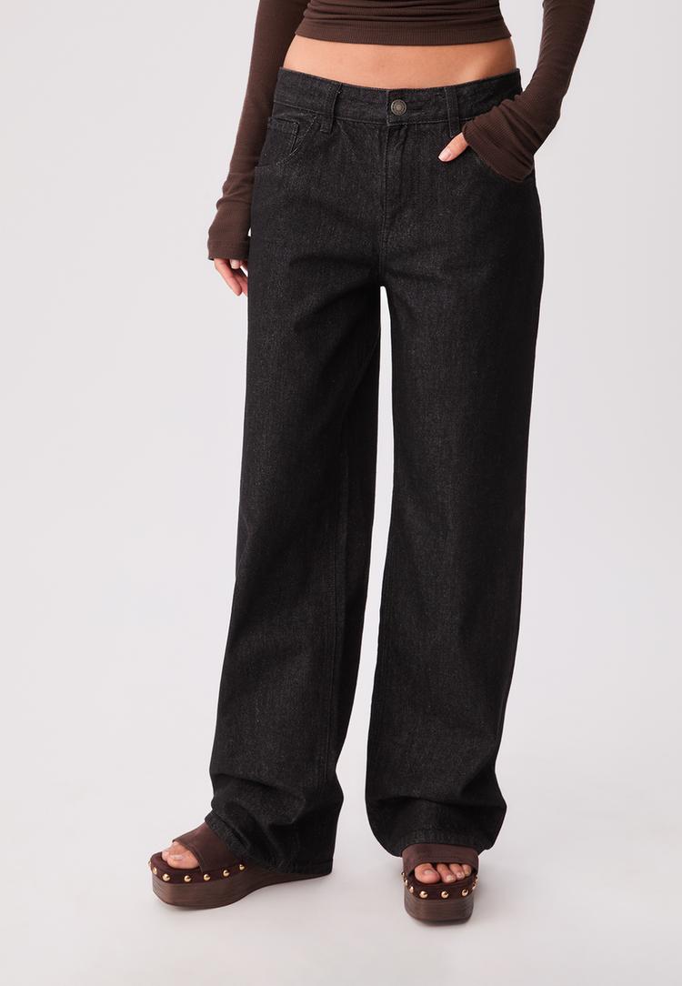 loose baggy jeans