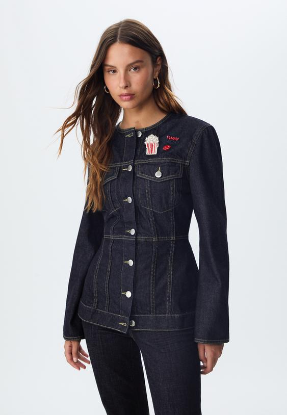 taillierte-jeansjacke