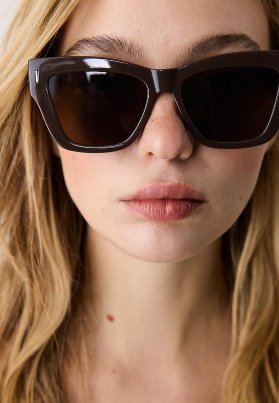 Stradivarius Square Resin Cat Eye Detail Sunglasses Brown Os