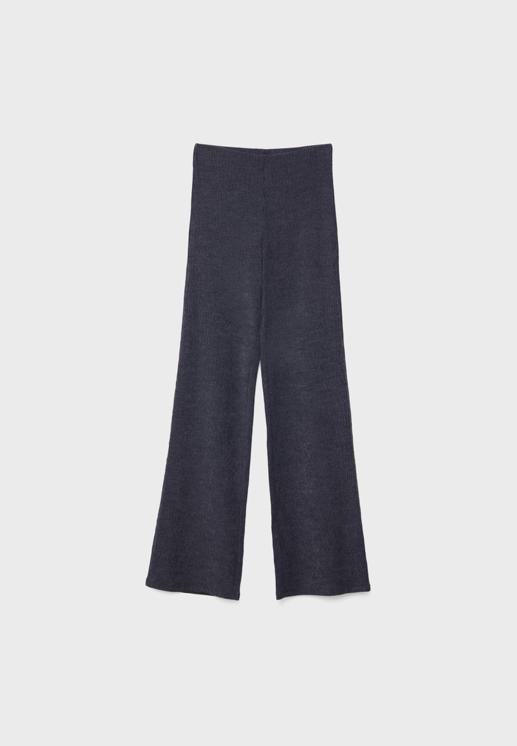 Pantalón flare efecto arrugado