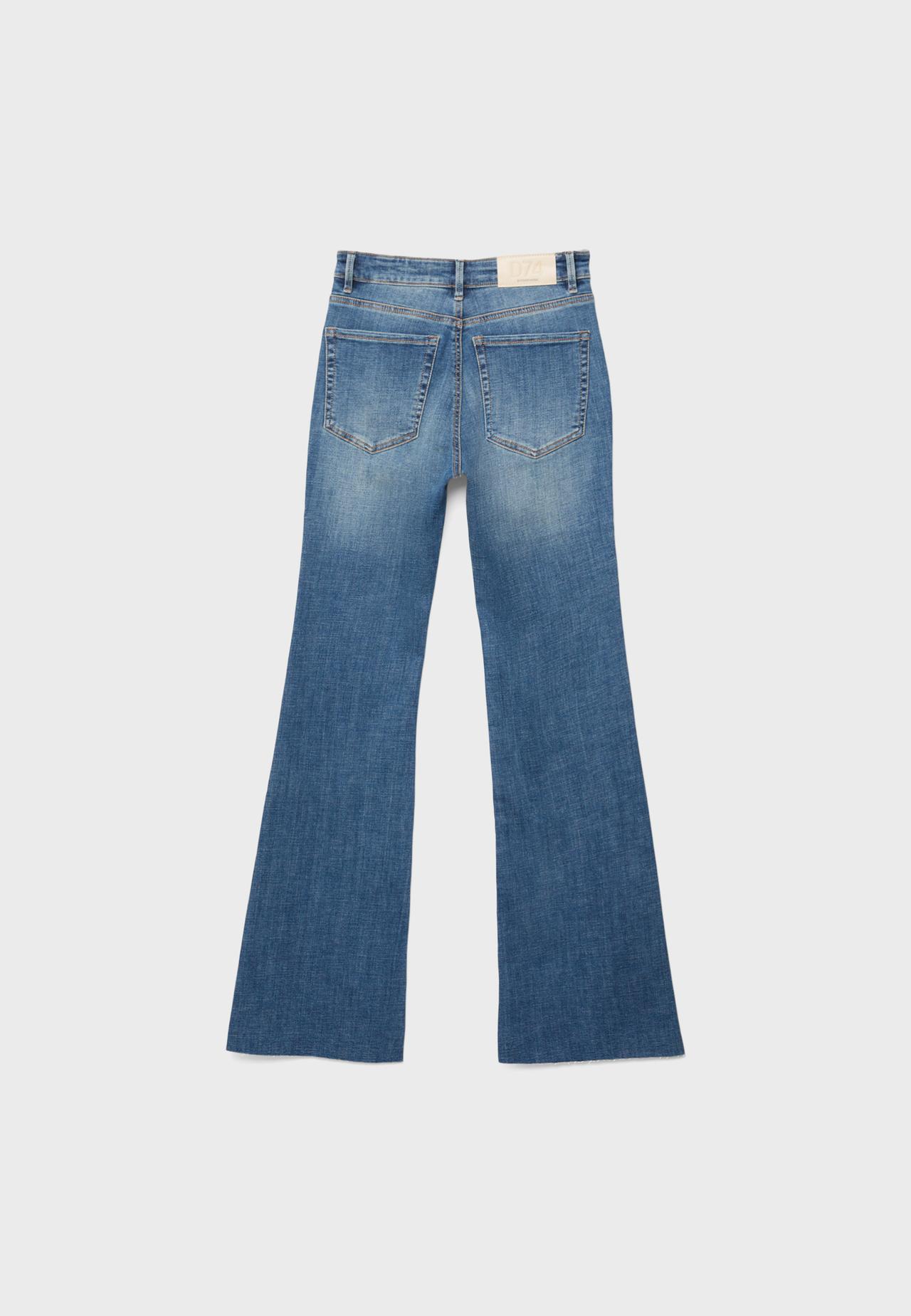 D74 stretch bell bottom jeans with slit — LIGHT BLEACH