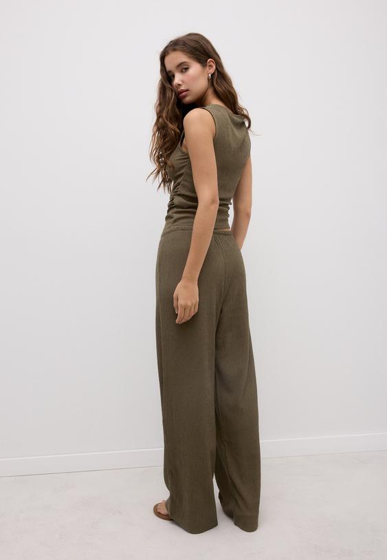 Ravne Hlače Naboranog Izgleda