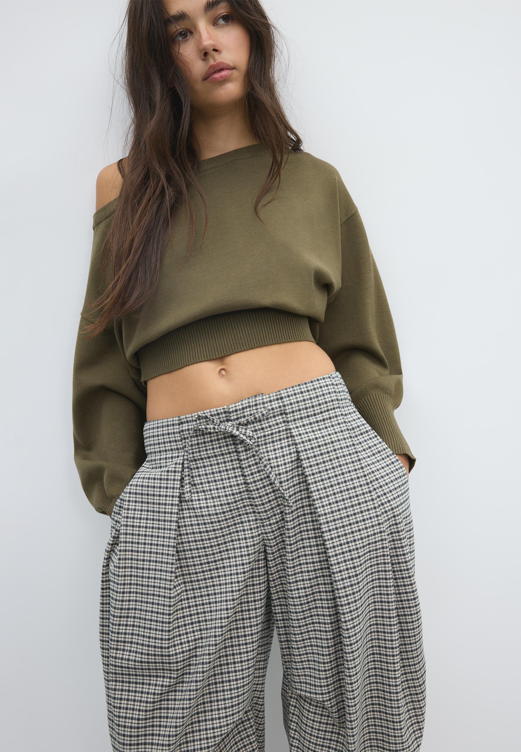Technical check trousers with pleat detail — Black