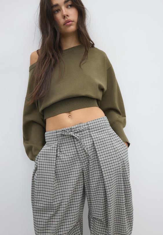 hose-aus-funktionsstoff-mit-falten-und-print