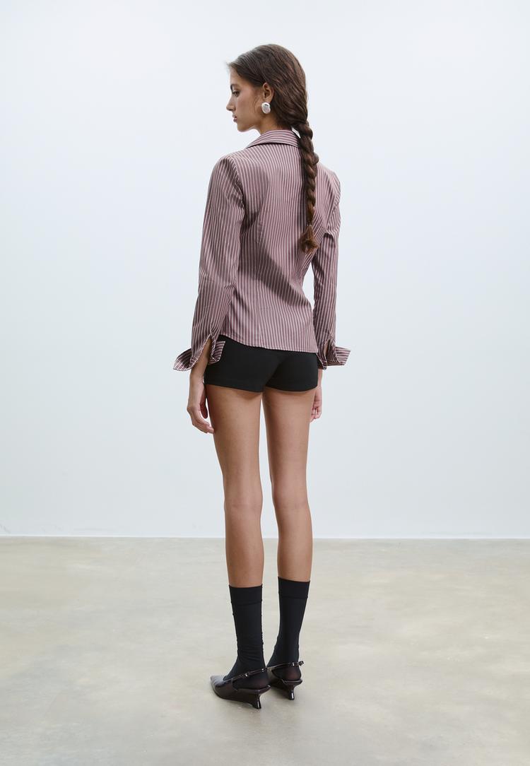 camicia basica aderente a righe