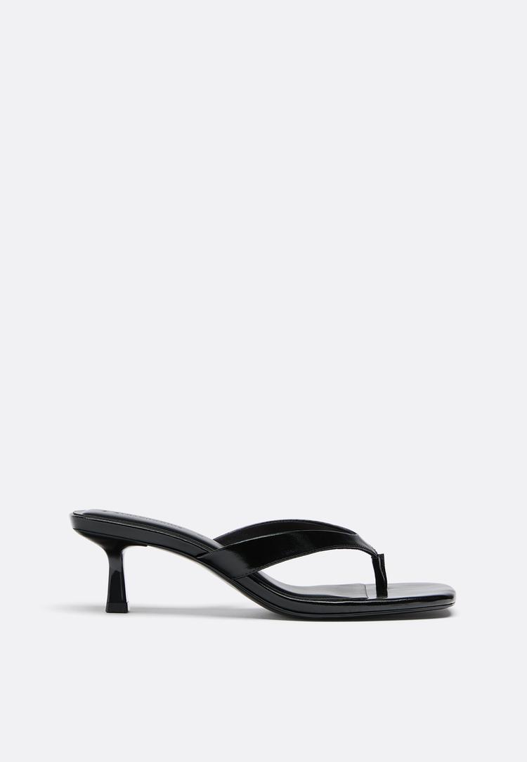 Stradivarius Högklackade Thongsandaler 1-040 35