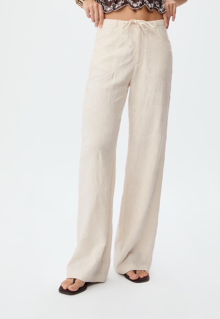 straight-hose-mit-leinenstickerei