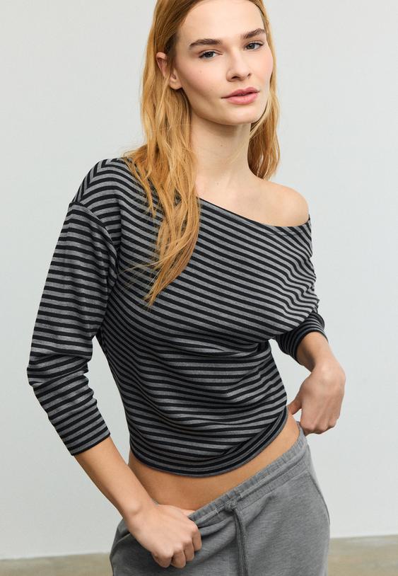 yumusak dokulu ack omuzlu sweatshirt