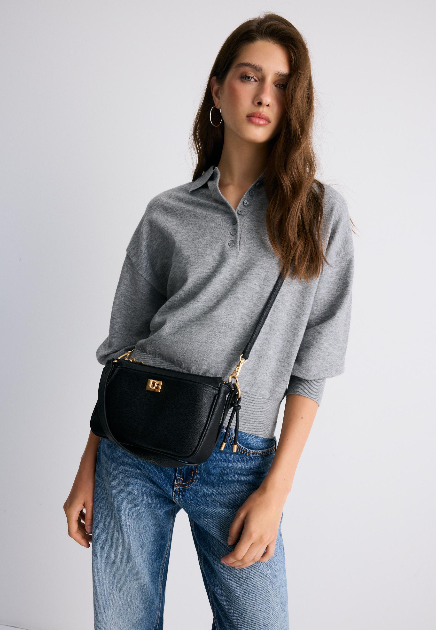 Crossbody shoulder bag with closure — Black
