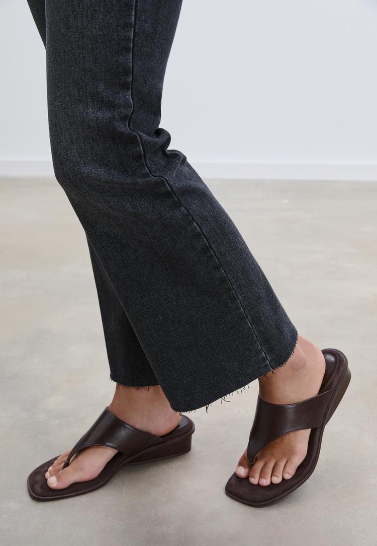 d78 jeans cropped flare