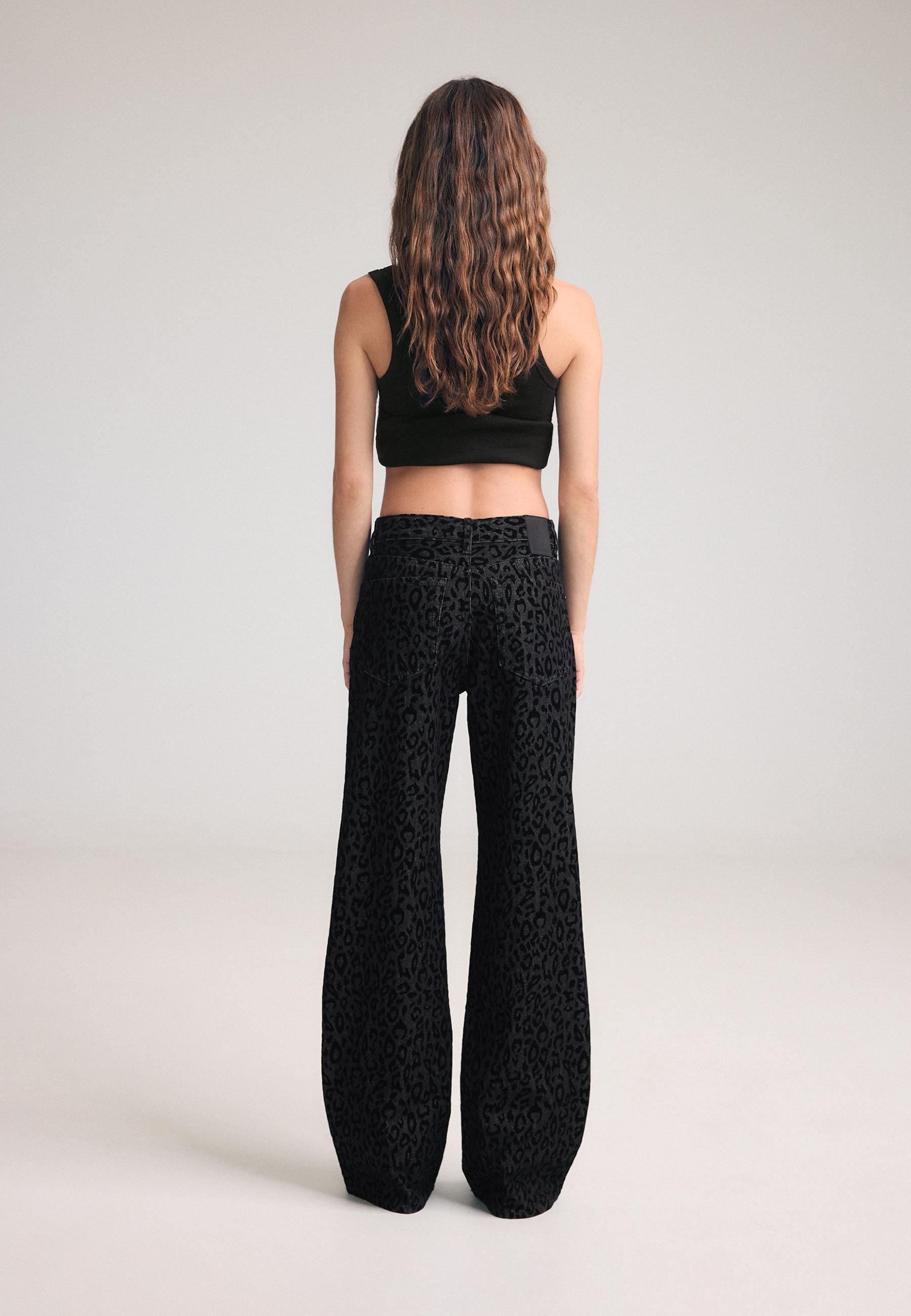 Stradivarius Leopar desenli flok jean görsel 7