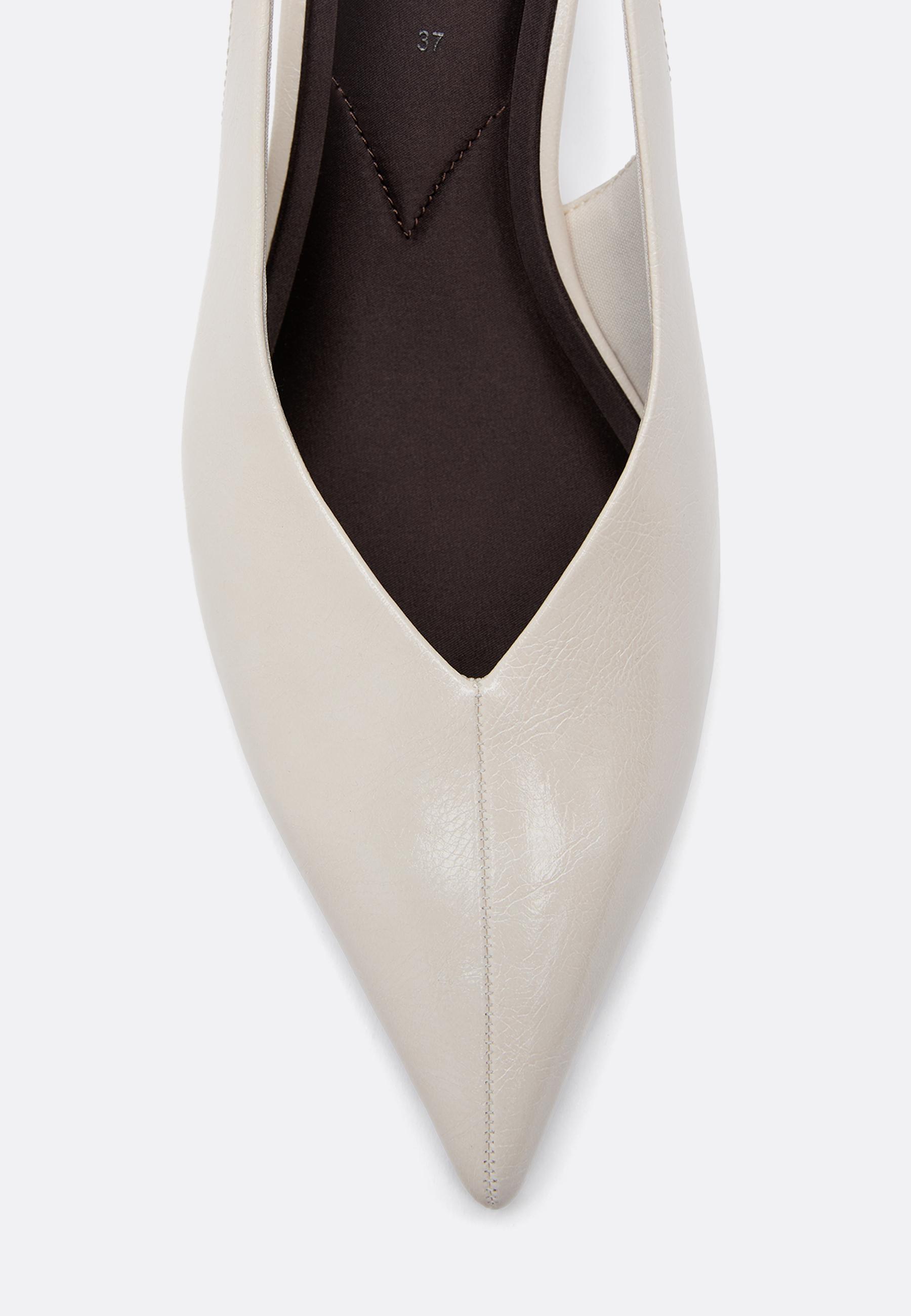 V-neck court shoes — ECRU