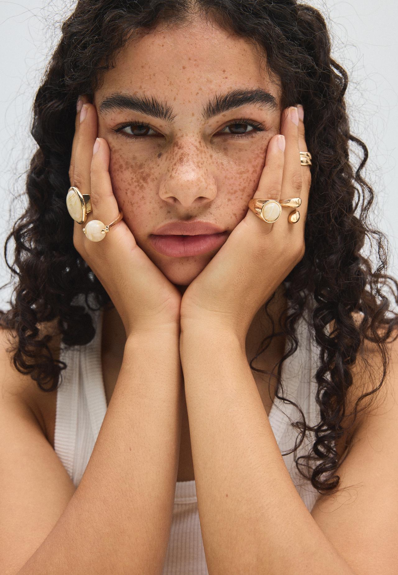 Set of 5 beaded rings — Gold