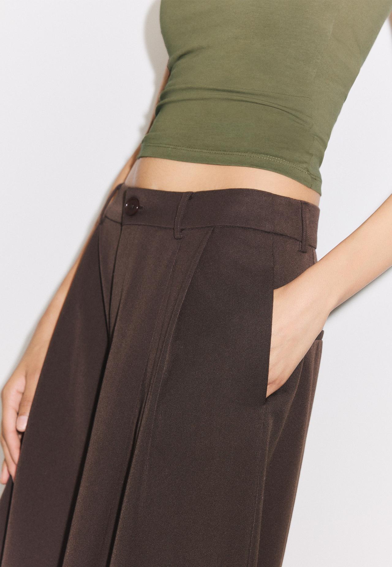 Tailored wide-leg trousers with darts — Brown