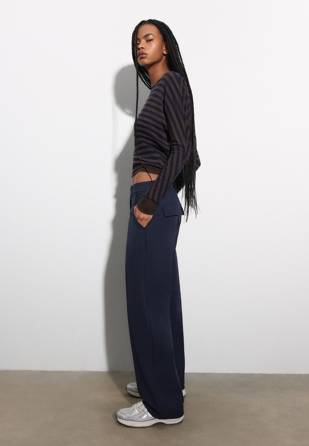 Smart trousers with pockets