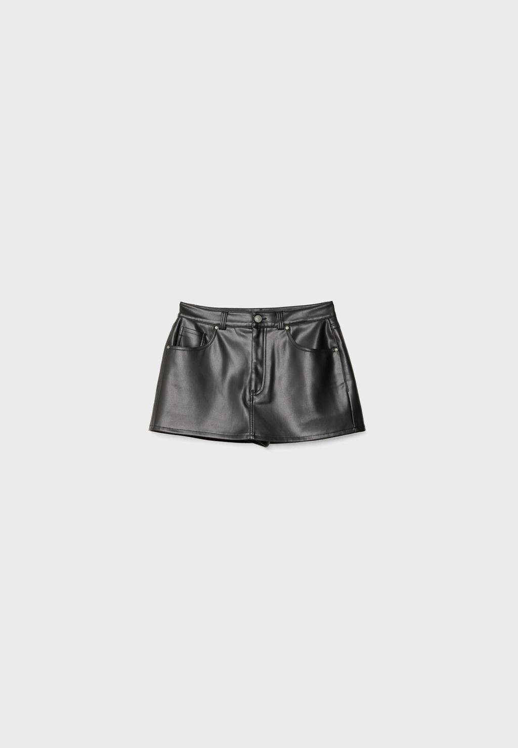 D62 Falda pantalón mini efecto piel