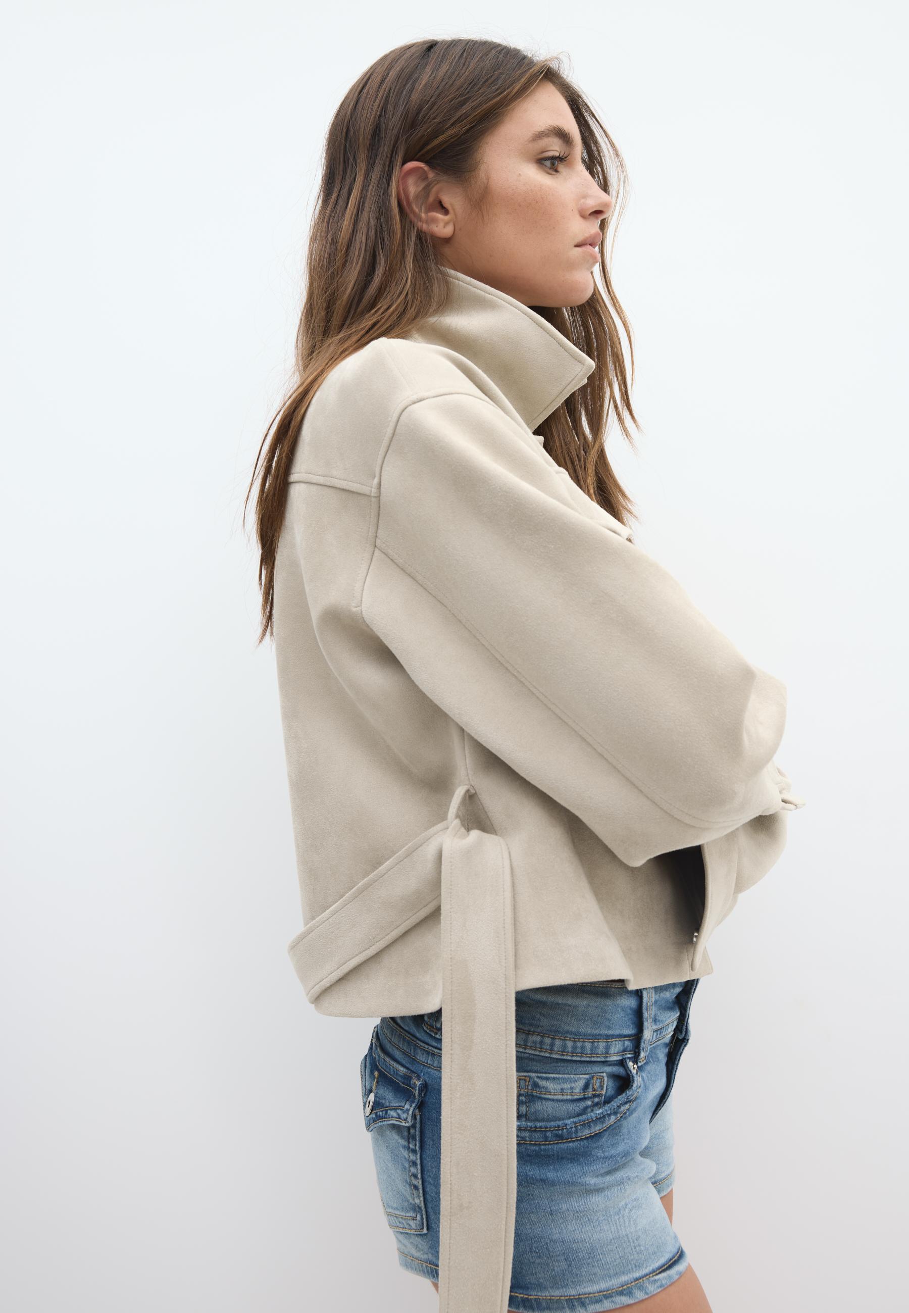 Cropped faux suede jacket — Ecru