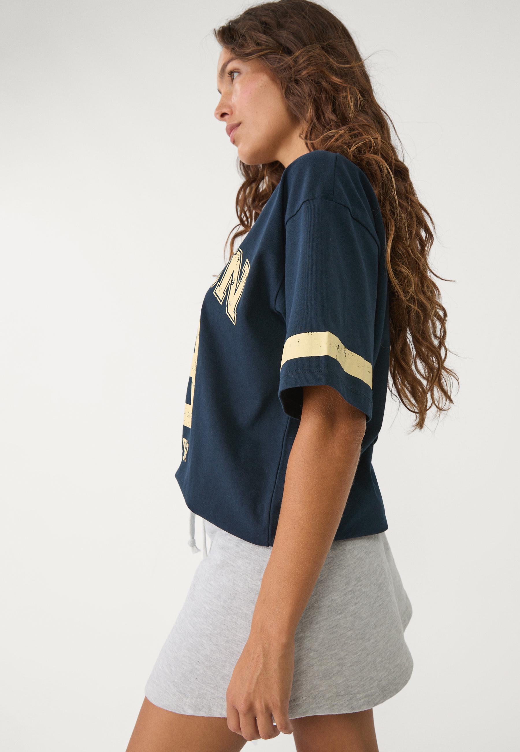 Oversize London T-shirt - Women's fashion | Stradivarius Oversize London T-shirt - Women's fashion | Stradivarius