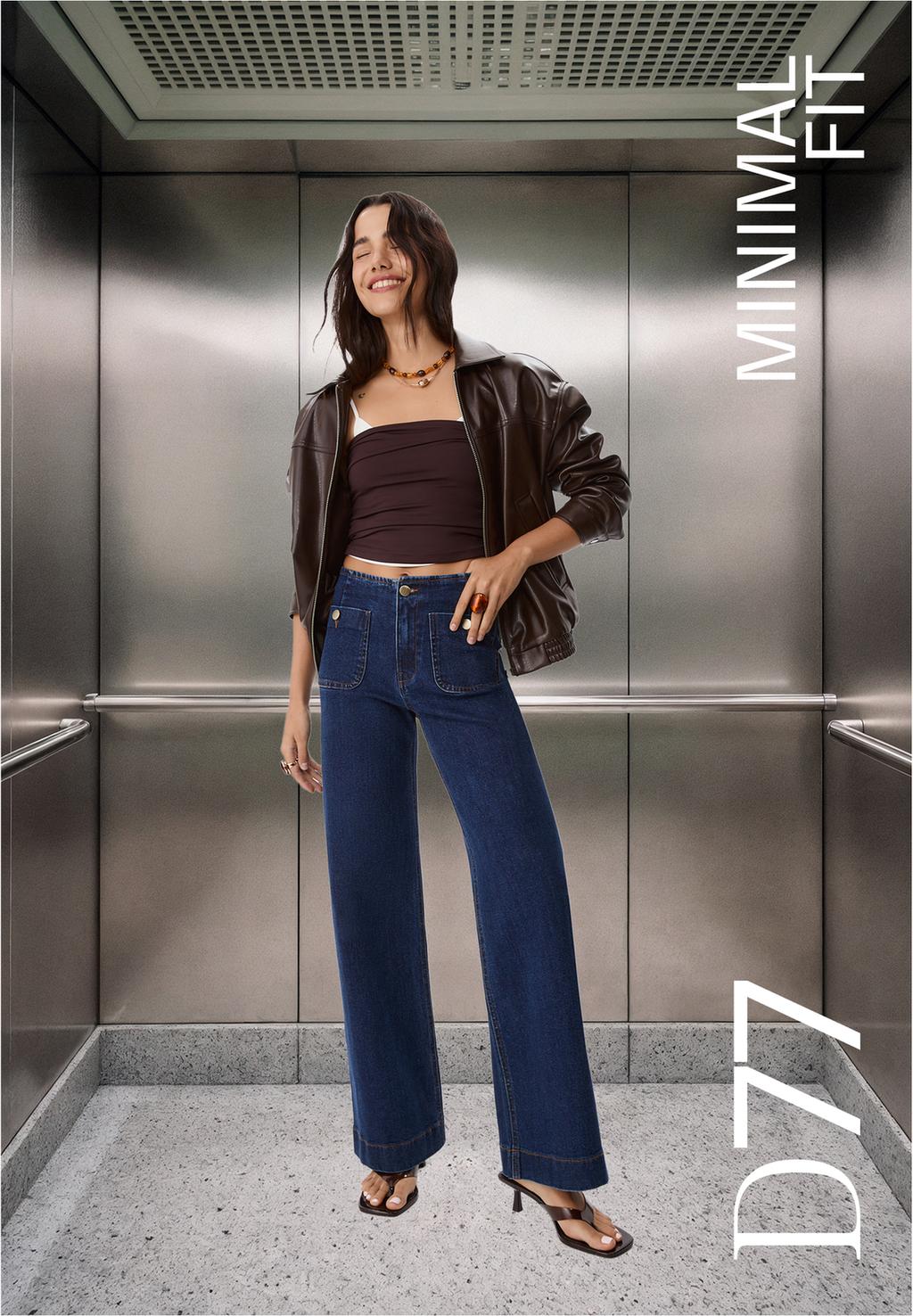 D77 Minimalist jeans with pockets