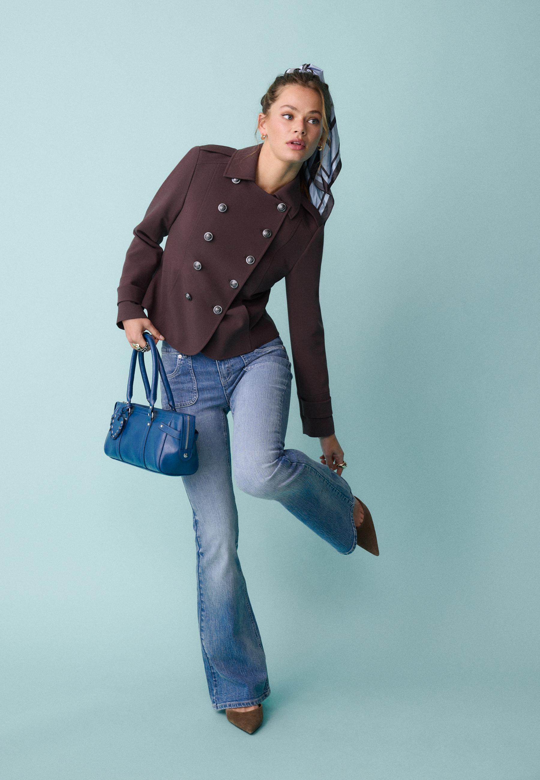 Low-rise jeans with seam pockets — MEDIUM BLUE DENIM