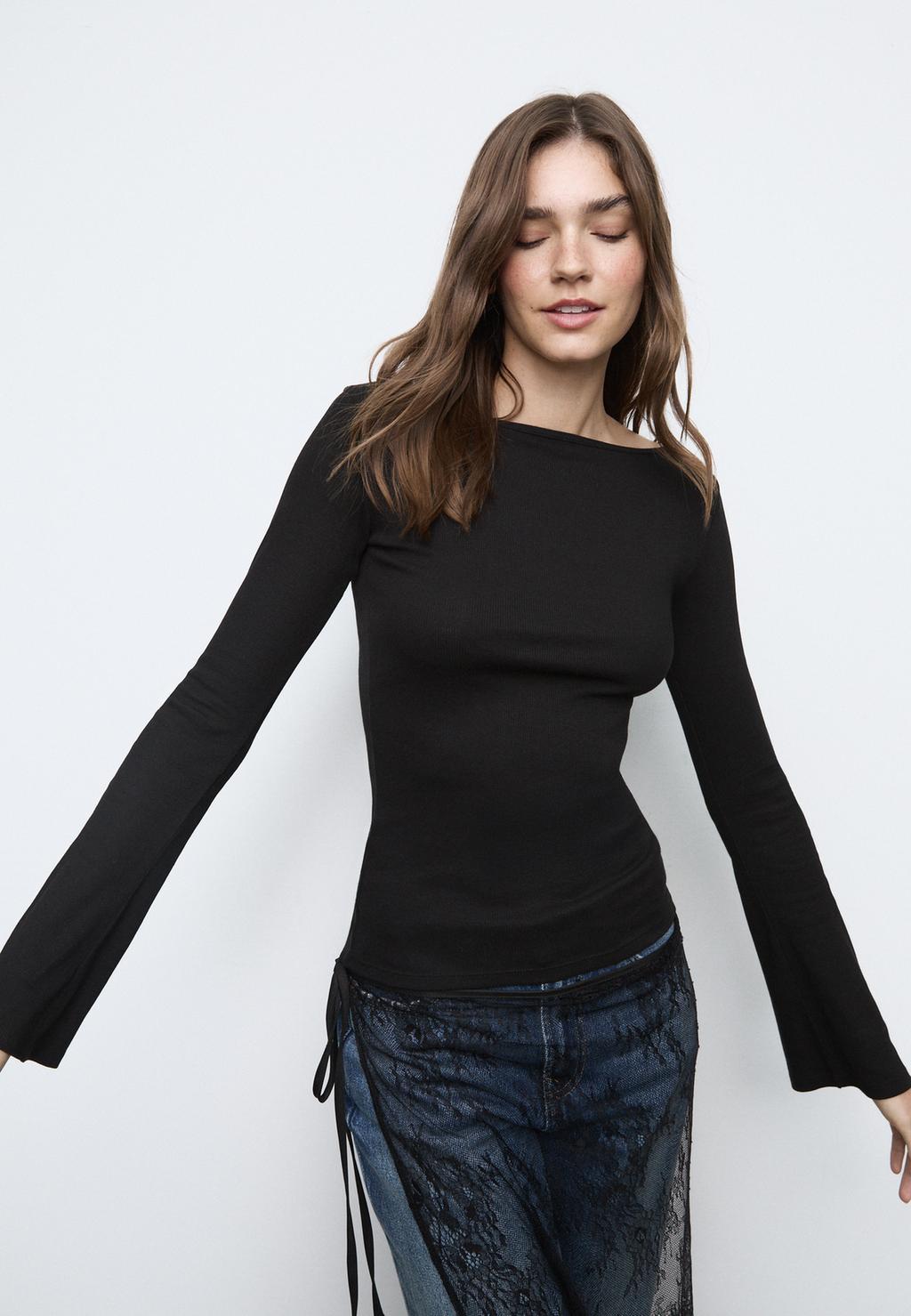 Tricou simplu cu mânecă evazată