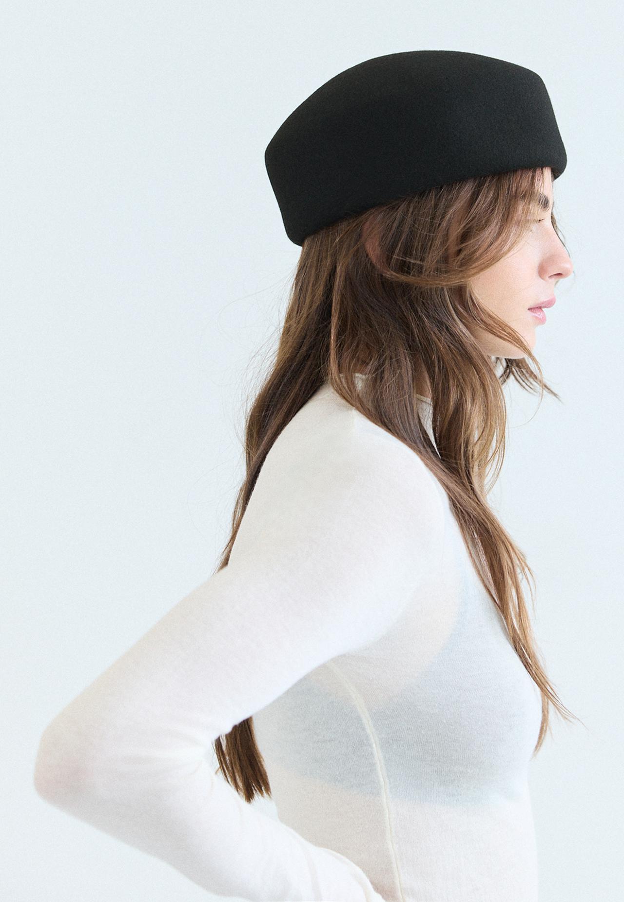 Round beanie — Black