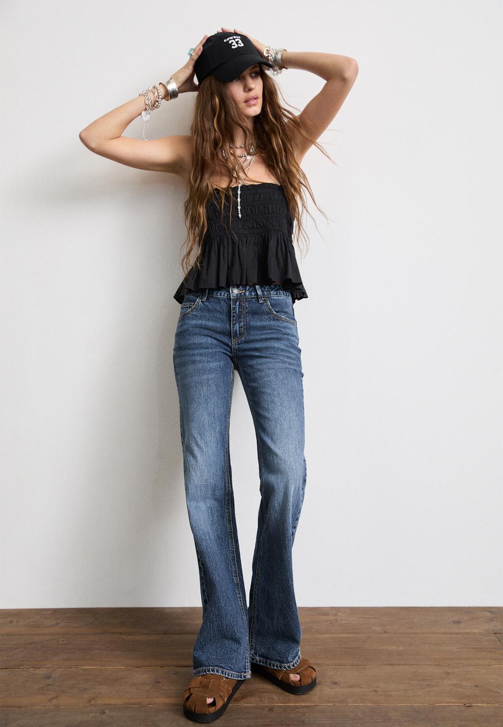 Low waist boot-cut jeans