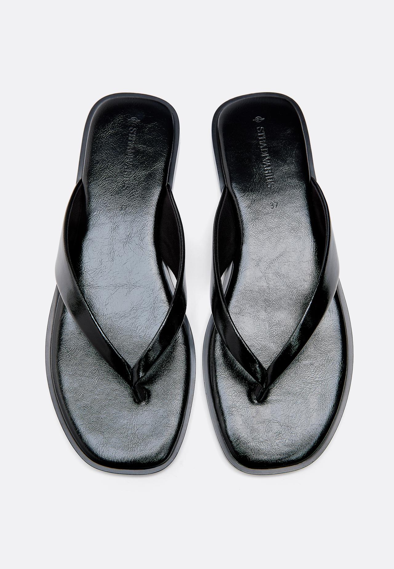 Flat thong sandals — BLACK 