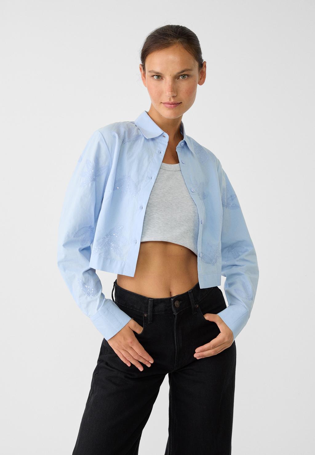 Embroidered cropped poplin shirt