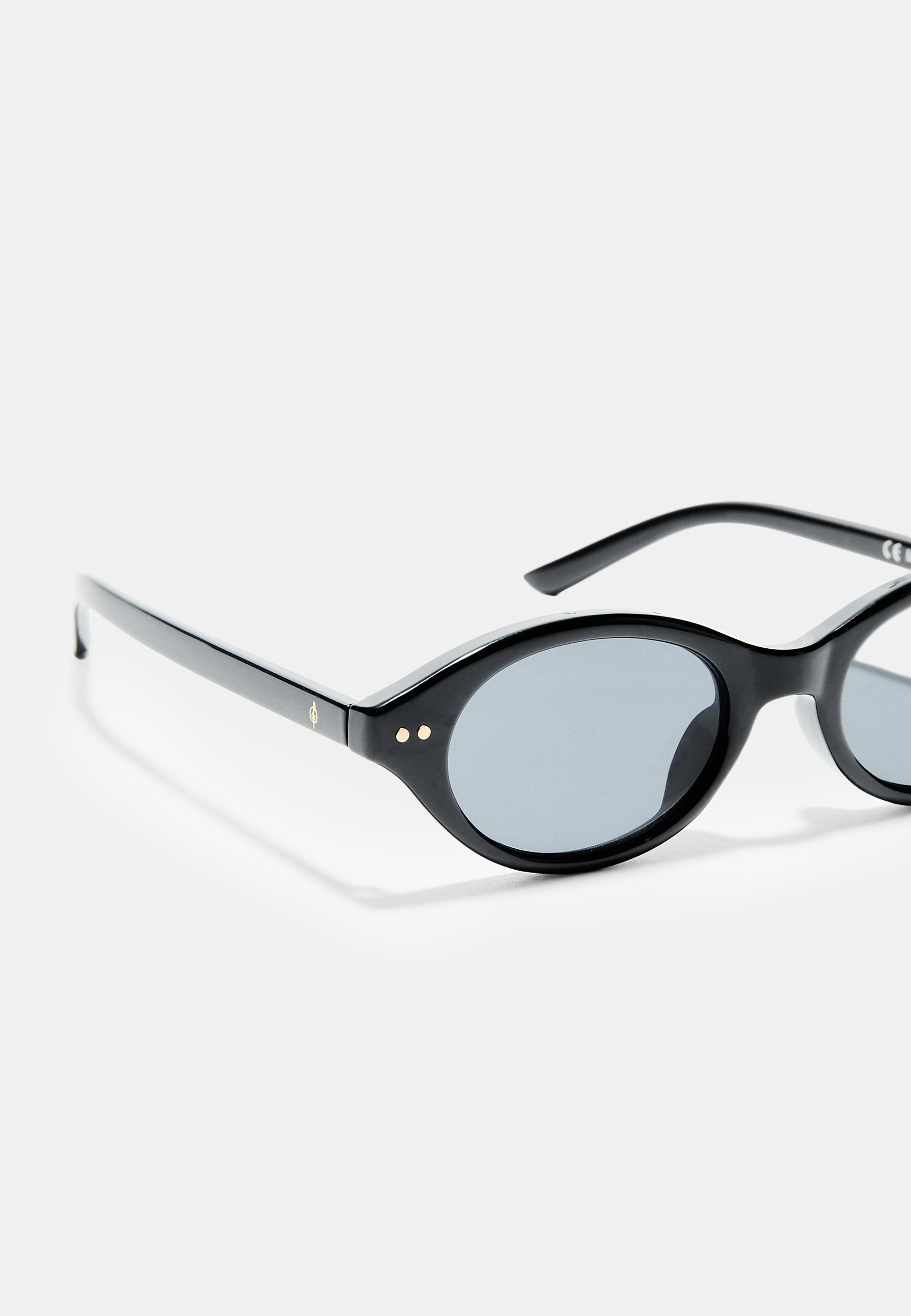 Oval sunglasses — Black
