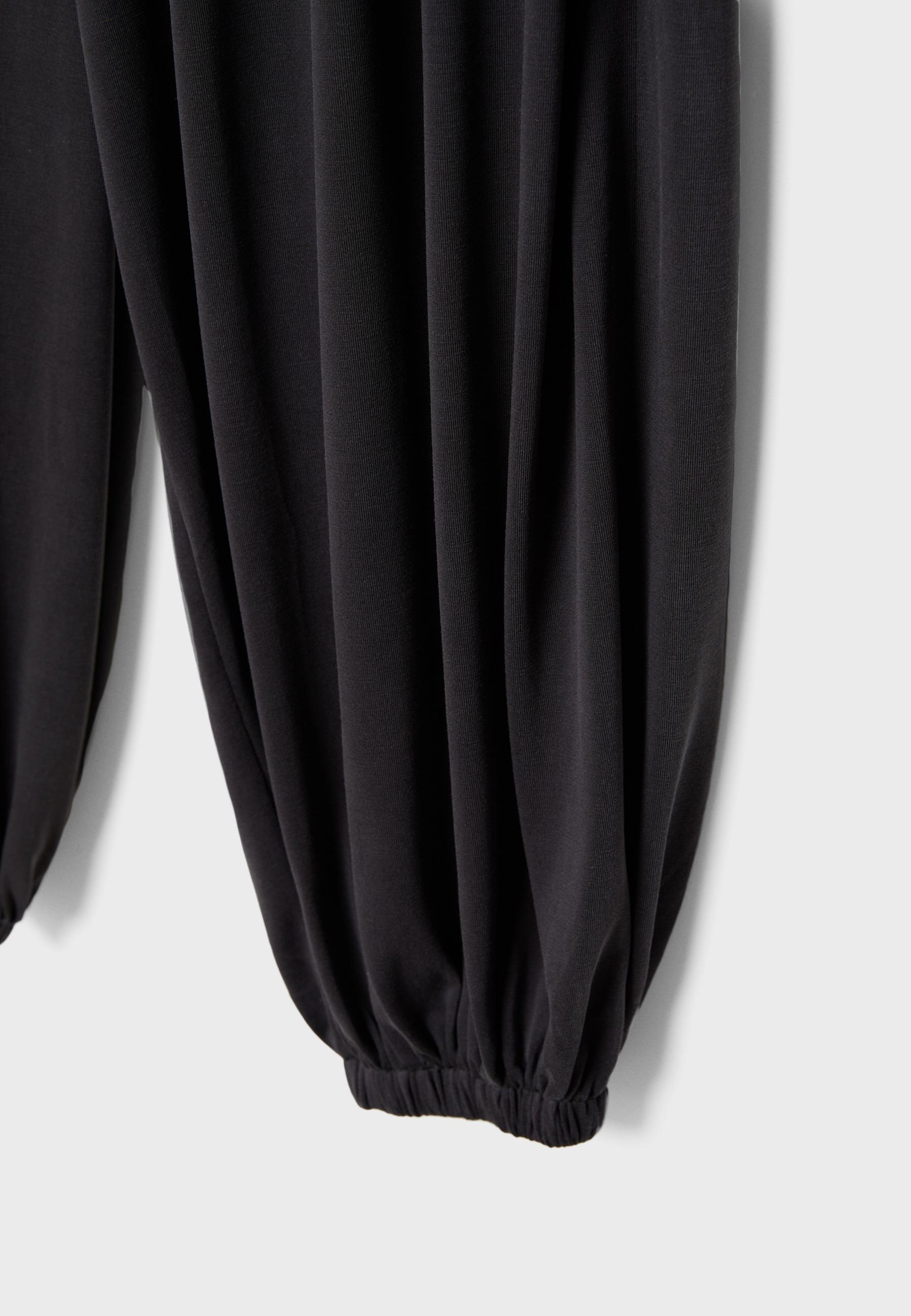 Soft-touch flowing balloon trousers — Dark grey