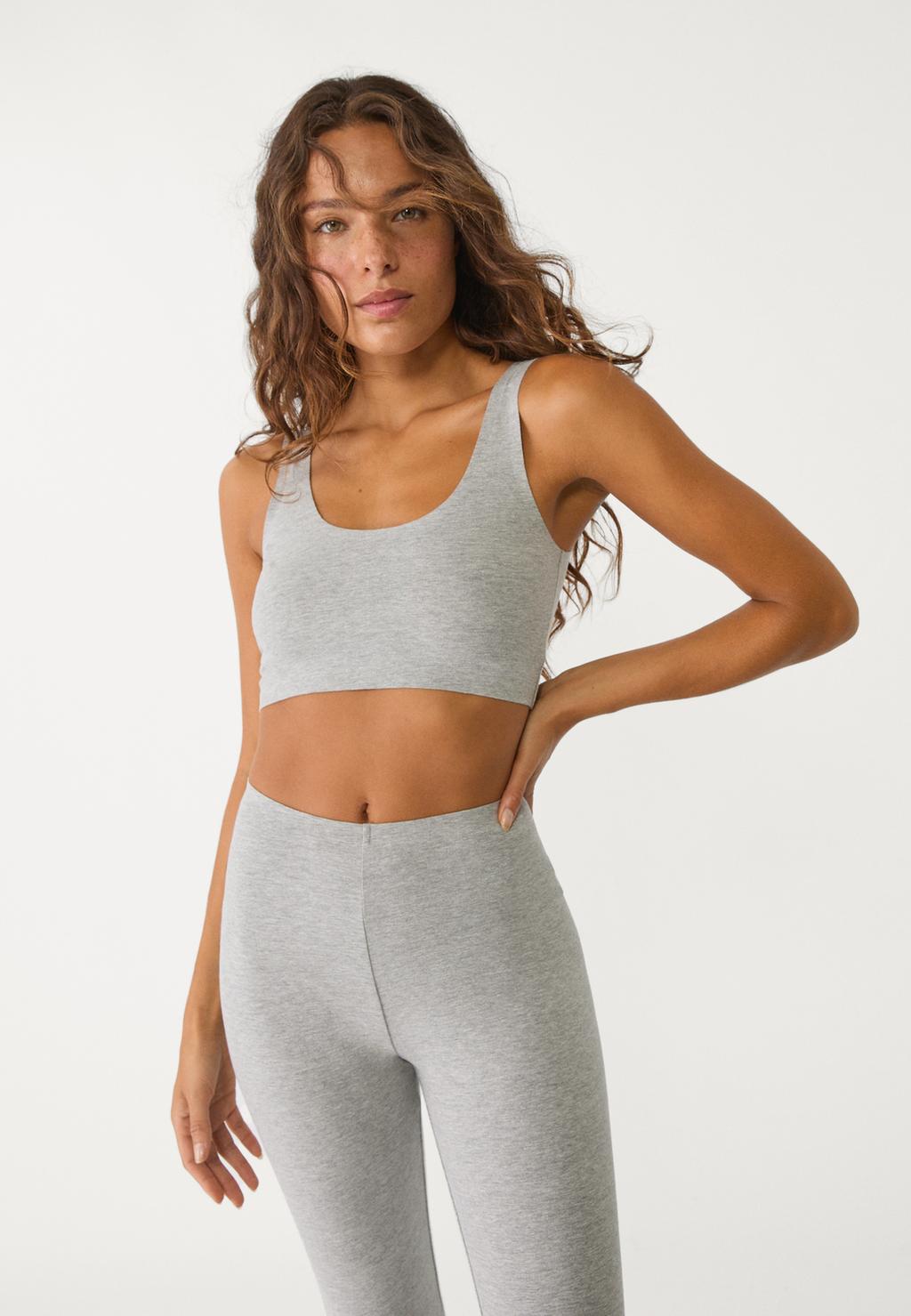 Invisible seam crop top