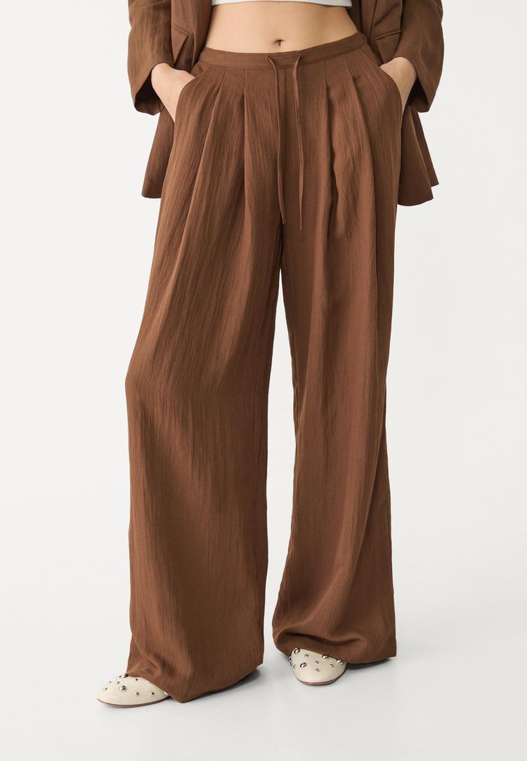 pantalon fluido pinzas textura