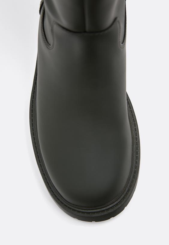 duz kaucuk gorunumlu bot