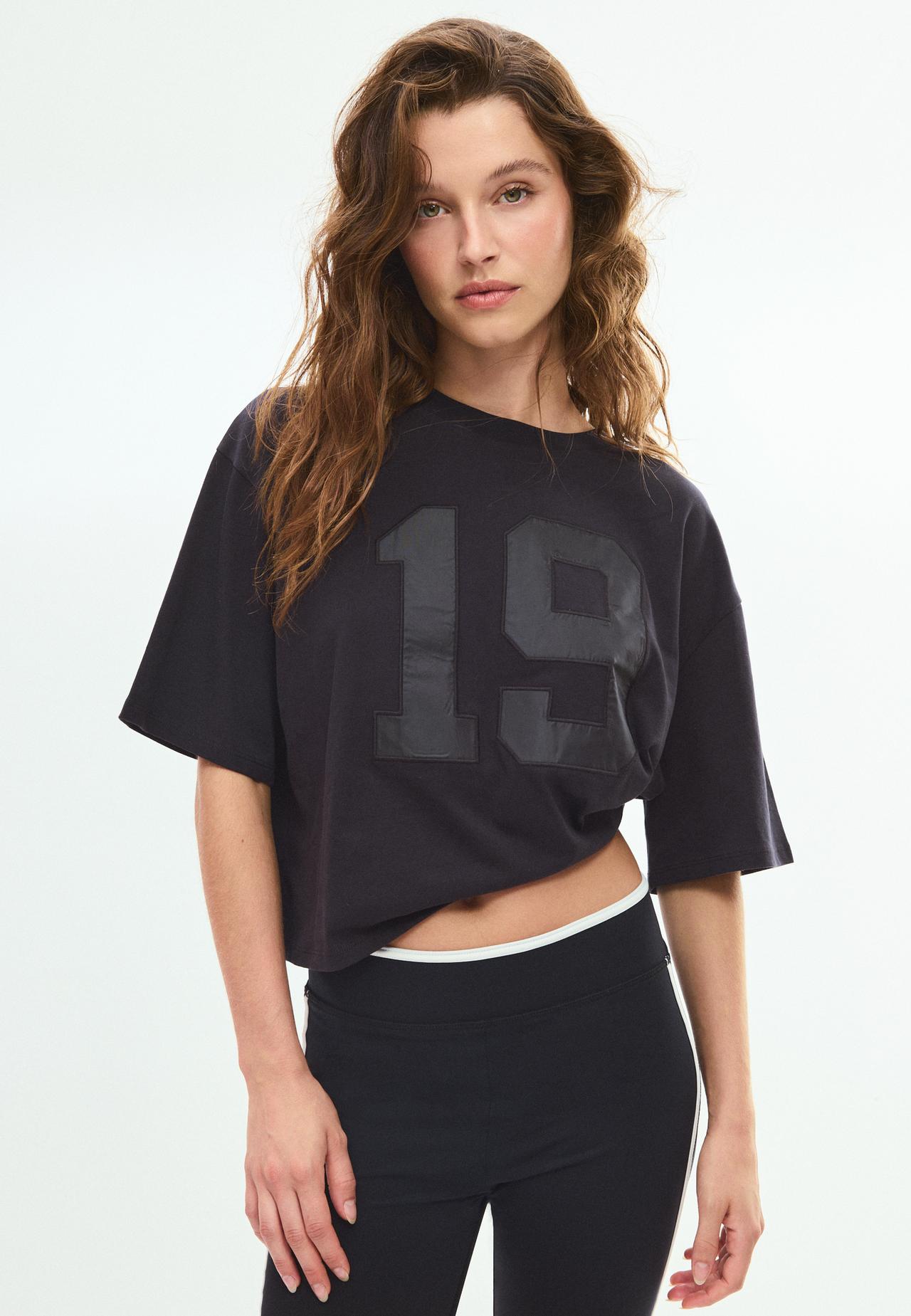 Embroidered T-shirt — Black