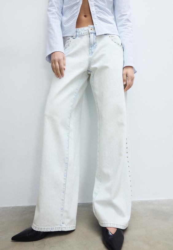 weites-bein-jeans-mit-nieten