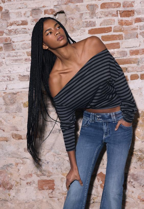 Stradivarius Embroidered Pocket Bell Bottom Jeans Medium Light Blue Denim 10