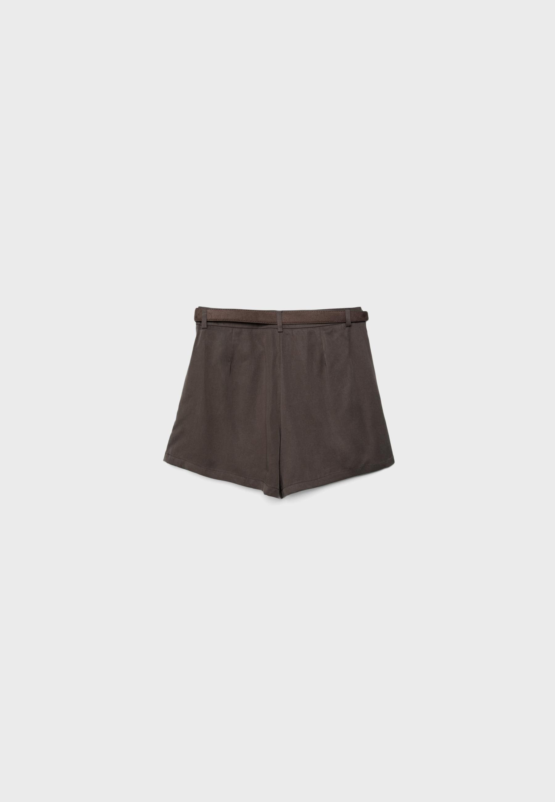 Flowing belted shorts — Brown