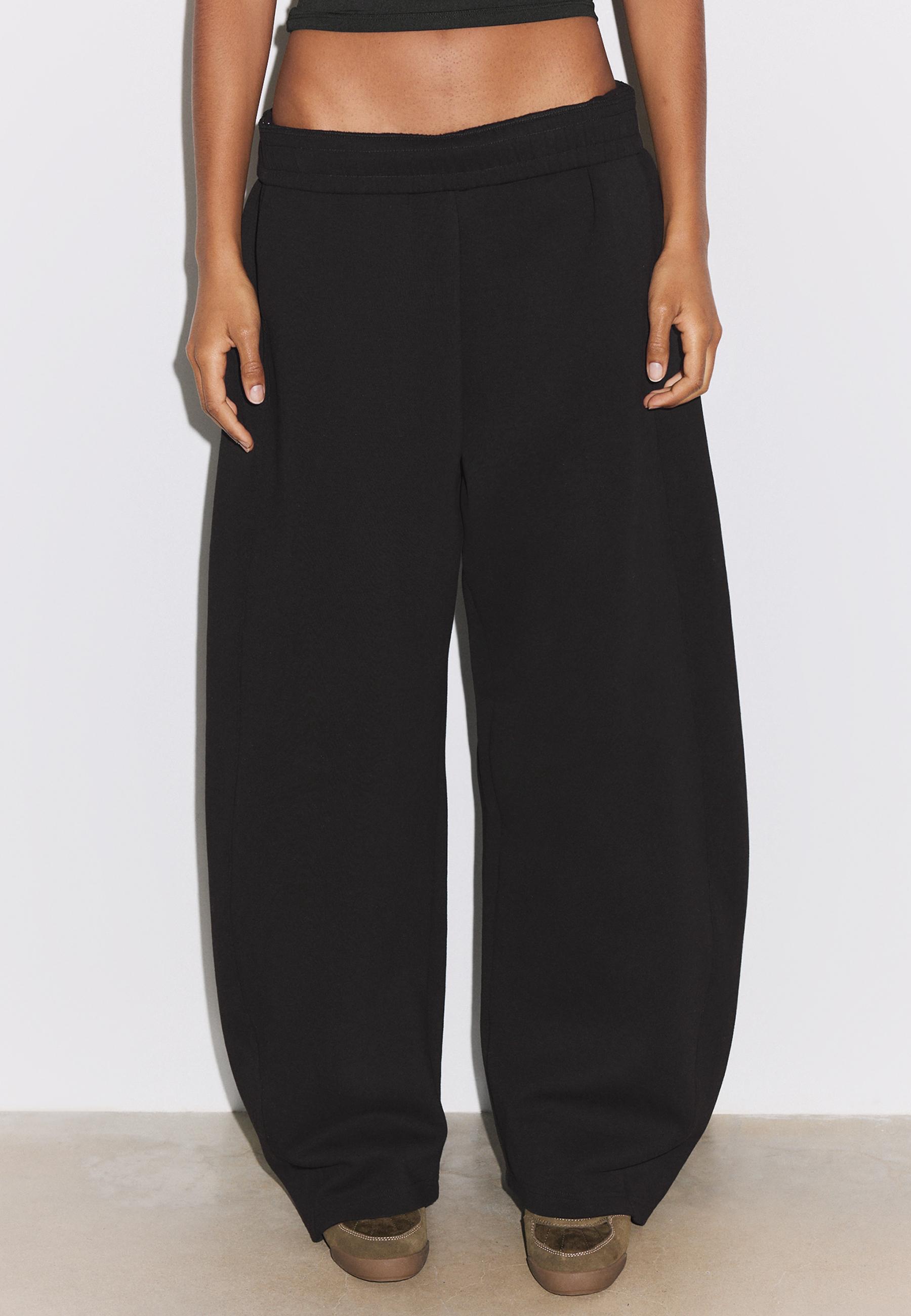 Barrel jogger trousers — Black