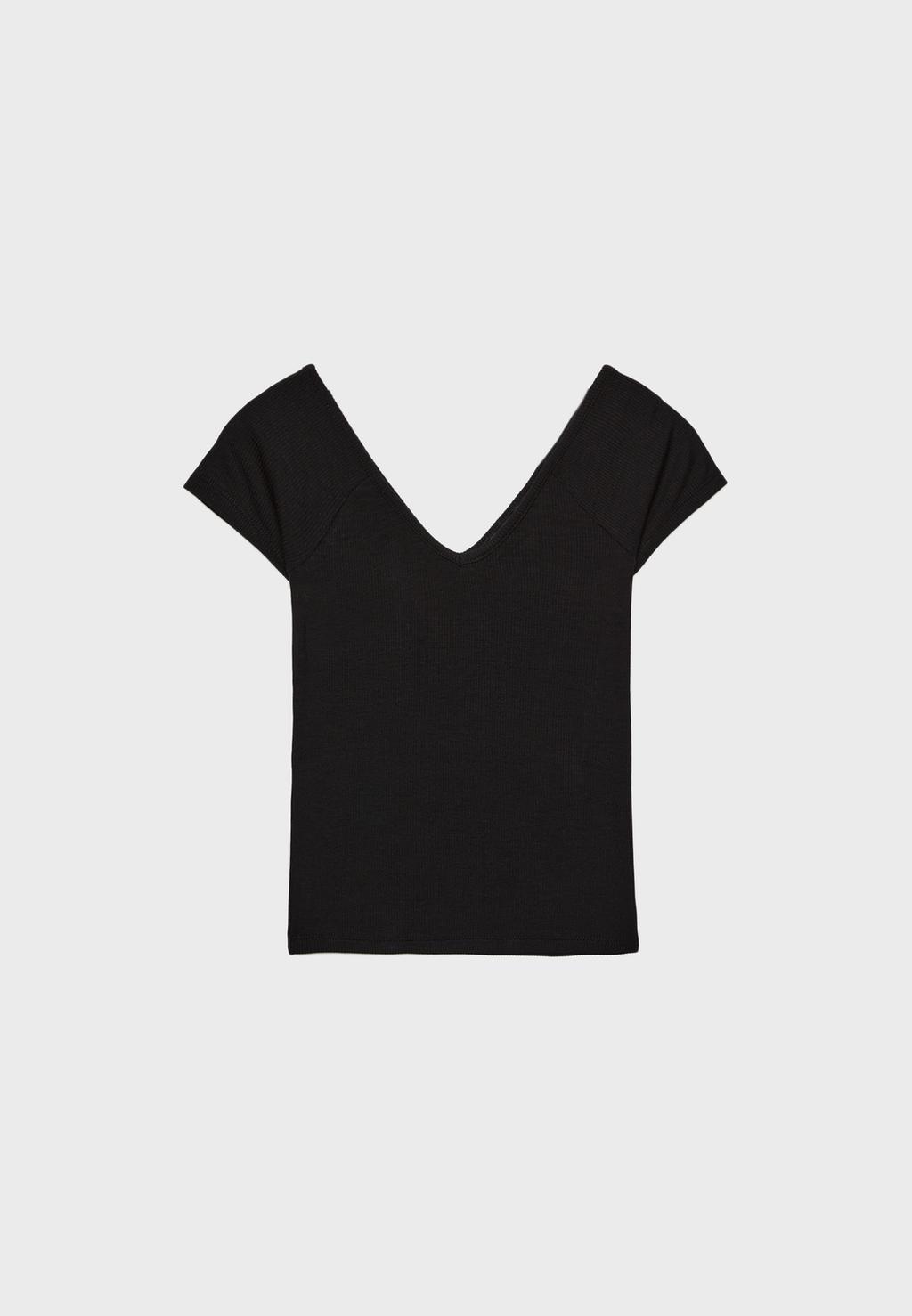 Geripptes T-Shirt mit V-Ausschnitt