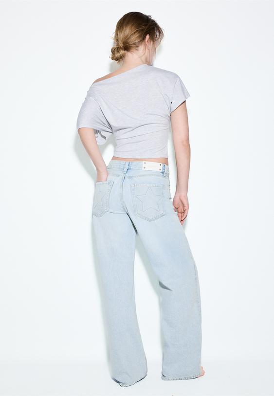 Stradivarius Low-Rise Wide-Leg Jeans With Star Detail Medium Light Blue Denim 4